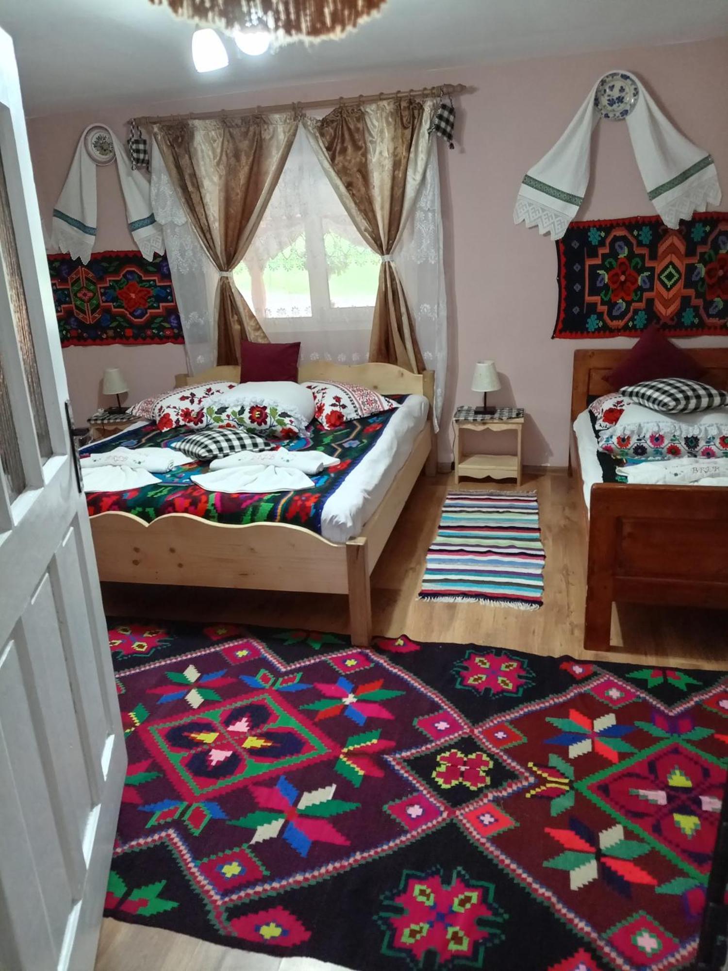 Casa Alina Breb Guest House Ngoại thất bức ảnh